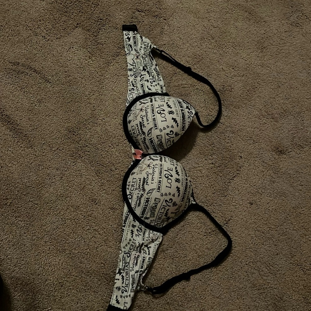 Victoria's Secret PINK Wear everywhere pushup Bra Size 34D